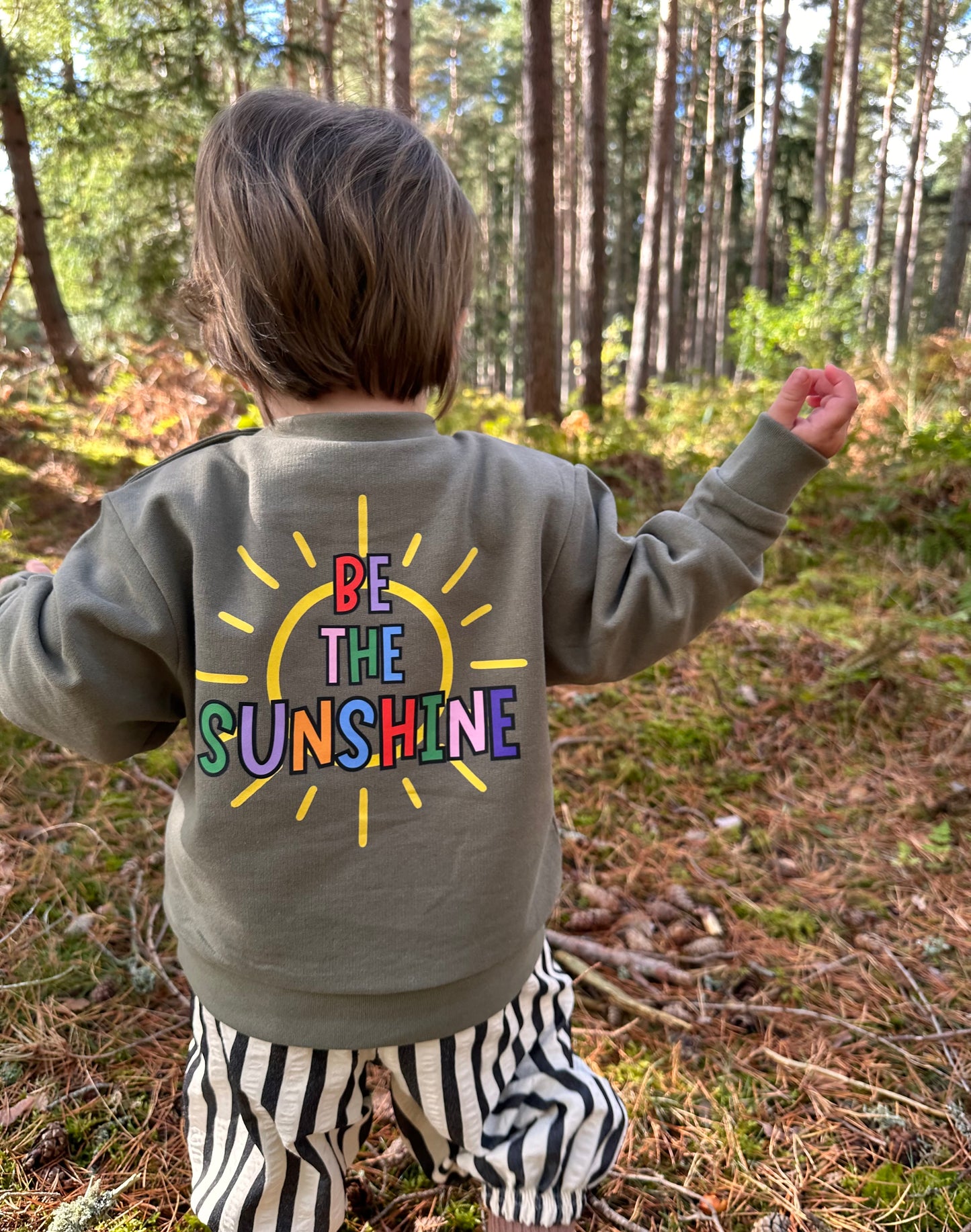 Printed Sustainable Sweatshirt - Be The Sunshine - Olive - 12-18 months